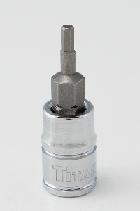 15600